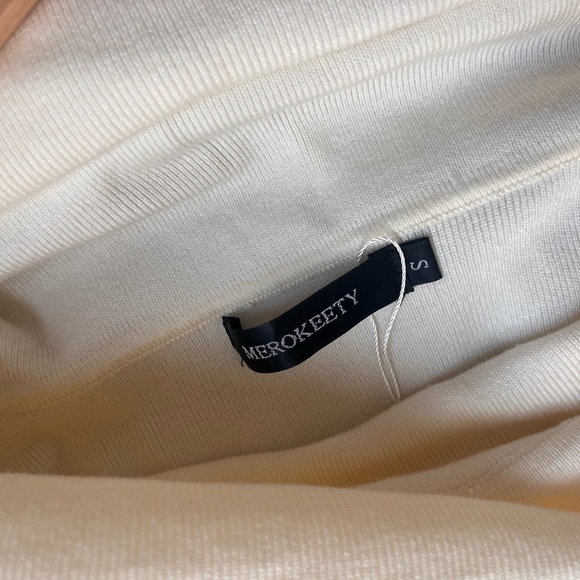 Merokeety Off the Shoulder Long Sleeve Cream Midi Dress - Picture 9 of 10